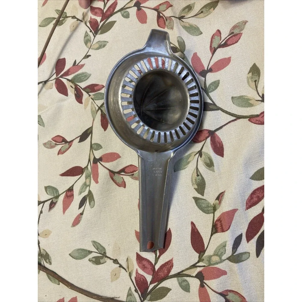 Vintage Foley Handheld Aluminum Juicer Squeezer Fruit Lemons Oranges 161609